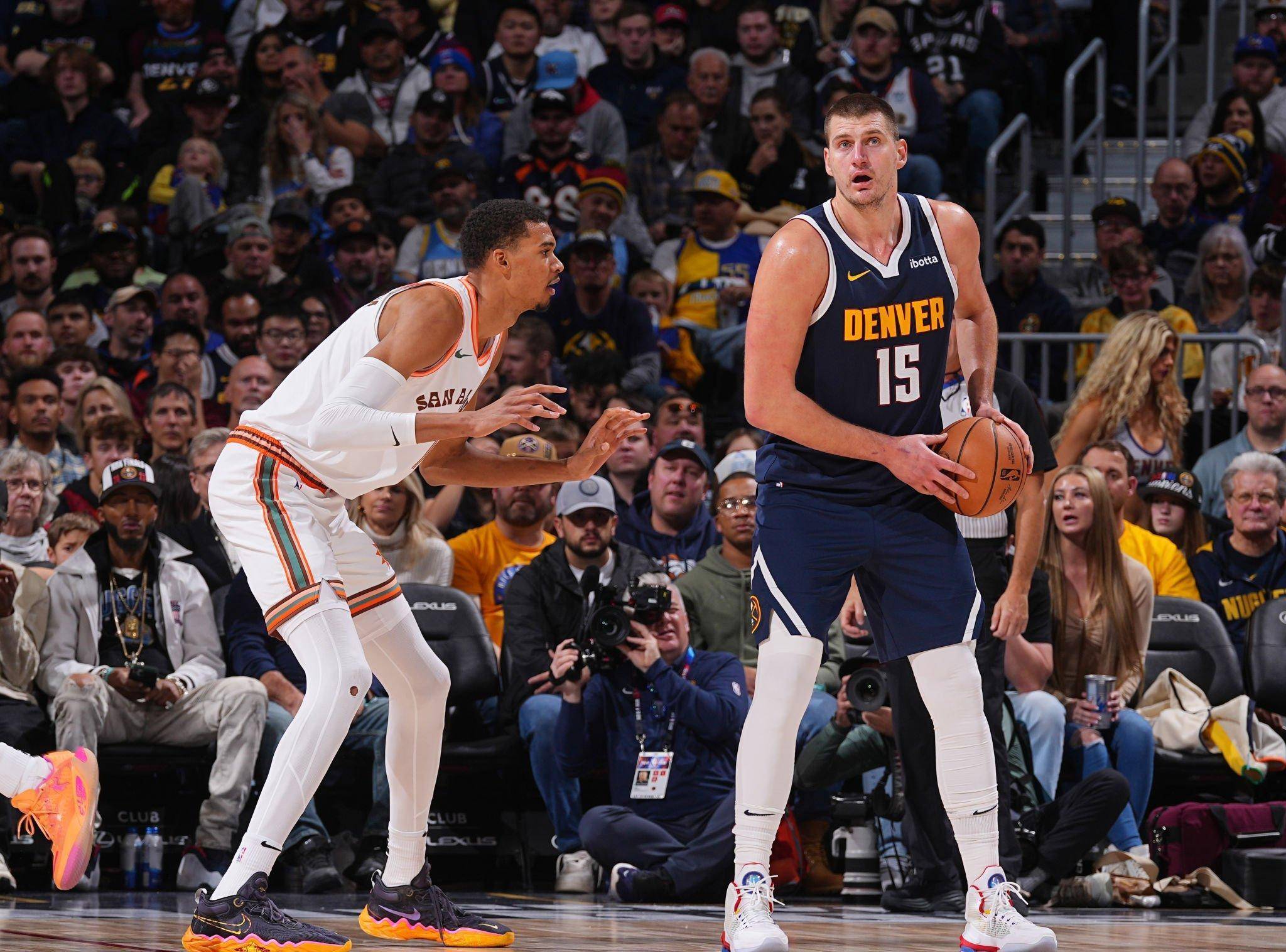 环足奖年度最佳女足球员候选：邦马蒂、普特利亚斯、凯莉在列（邦马蒂、普特利亚斯、凯莉入围环足奖年度最佳女足球员）