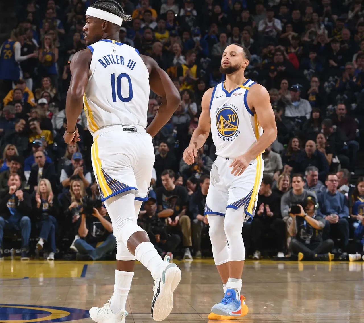 体坛记忆｜詹姆斯不被人喜欢、老是得不到尊重的原因找到了（体坛记忆｜詹姆斯为何总不受待见、难获尊重？背后原因揭晓）