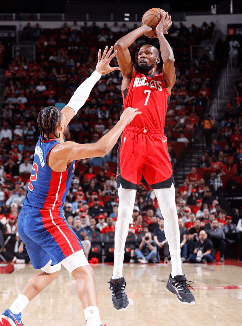 看了四年球了，在专科有一段时间刷抖音频繁给我推多...（看球四年了，专科那会刷抖音总是频繁给我推多...）