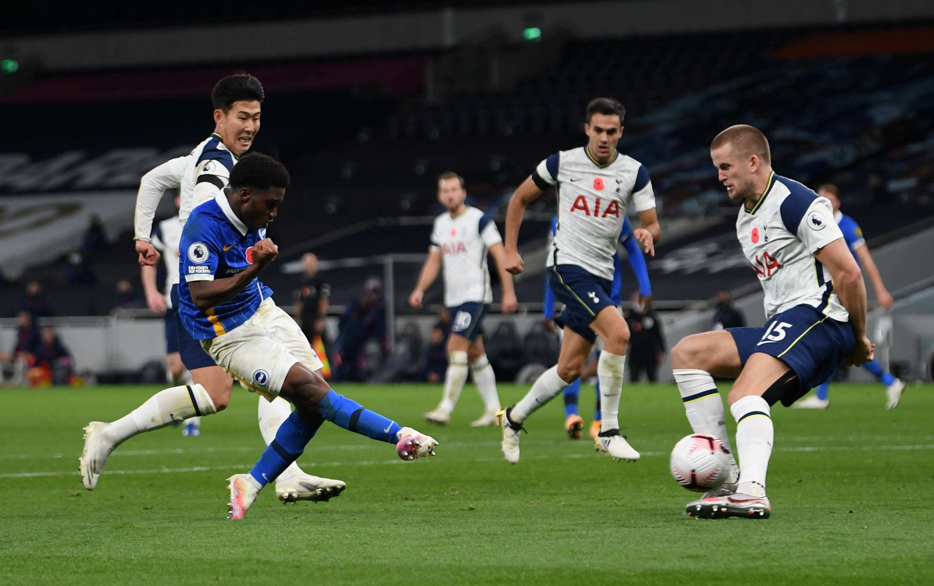 印度网友质疑建造梅西雕像：多此一举，不如花钱培养球员（印度网友不满立梅西雕像：别搞形式，把钱用在培养球员上）