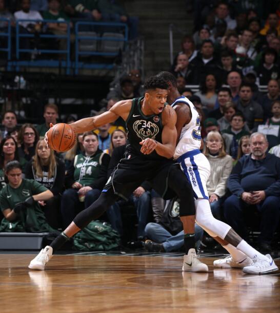 德甲半场：努萨禁区内倒地未判，门兴0-0莱比锡（德甲半场战报：努萨禁区内倒地未判罚，门兴暂0-0莱比锡）