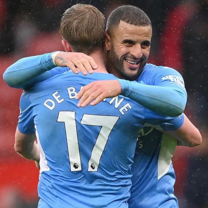 圣保利主帅调侃凯恩：去年他踢我们那脚射门，球现在还在飞吧（圣保利主帅打趣凯恩：去年那脚对我们射门，球至今还在飞）