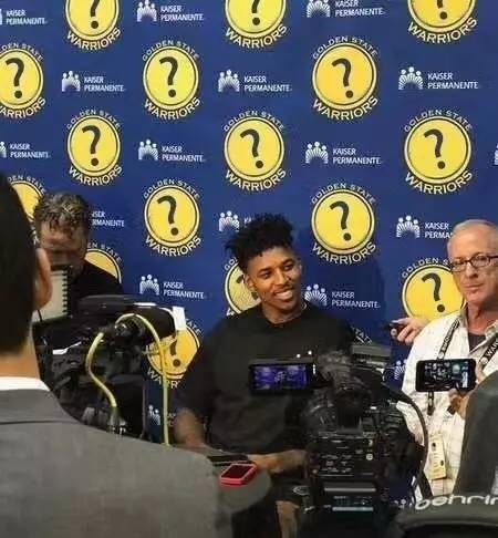 特德斯科：德布劳内能发现其他人发现不了的空当，并传出好球（特德斯科称德布劳内能洞察他人难寻的空当并送出精妙传球）