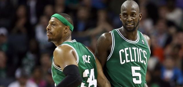 为了赢，你的面相都变了！ 贺希宁在底角用力使相，都快变成布克了（为赢球气质都变了！贺希宁底角强势开火，简直化身布克）