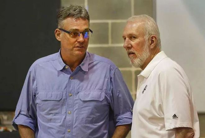 陈盈骏在FIBA的表现令人瞩目（陈盈骏在FIBA赛场大放异彩）