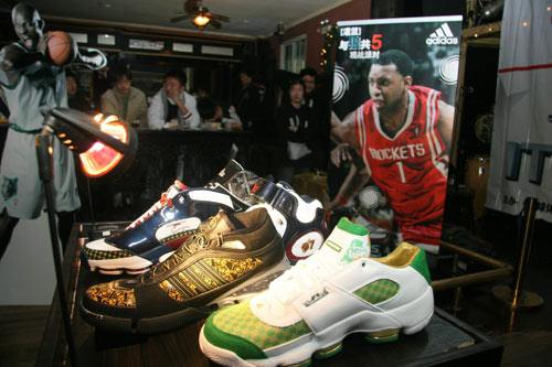 意天空：劳塔罗已返回米兰，即将归队参加训练备战米兰德比（意天空：劳塔罗回到米兰，即将随队合练备战米兰德比）