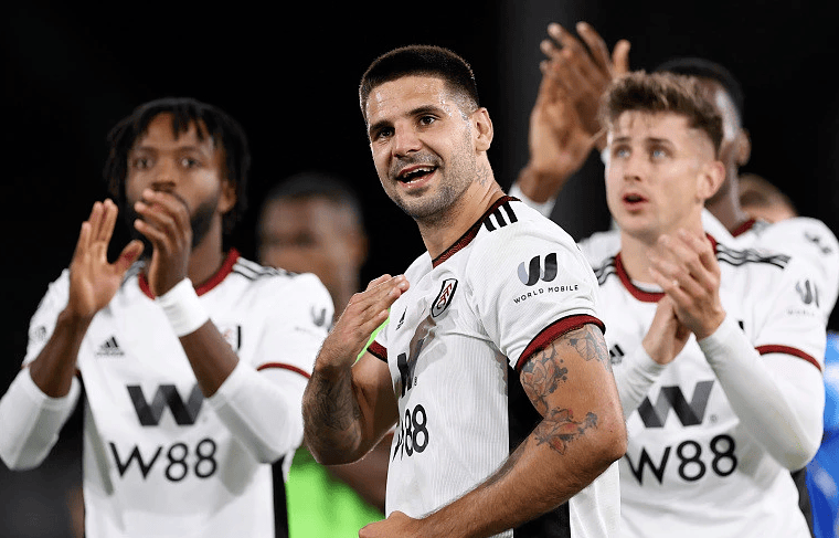 铁树开花，拜仁后卫约纳坦-塔斩获欧冠生涯首球（欧冠处子球到手，拜仁后卫约纳坦-塔终于破荒）