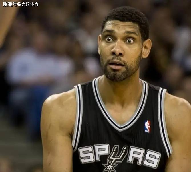 囧叔向裁判施压后染红，罗基：容忍这种行为问题会越来越严重（施压裁判后被红牌罚下，罗基警示：纵容此举只会让问题加剧）