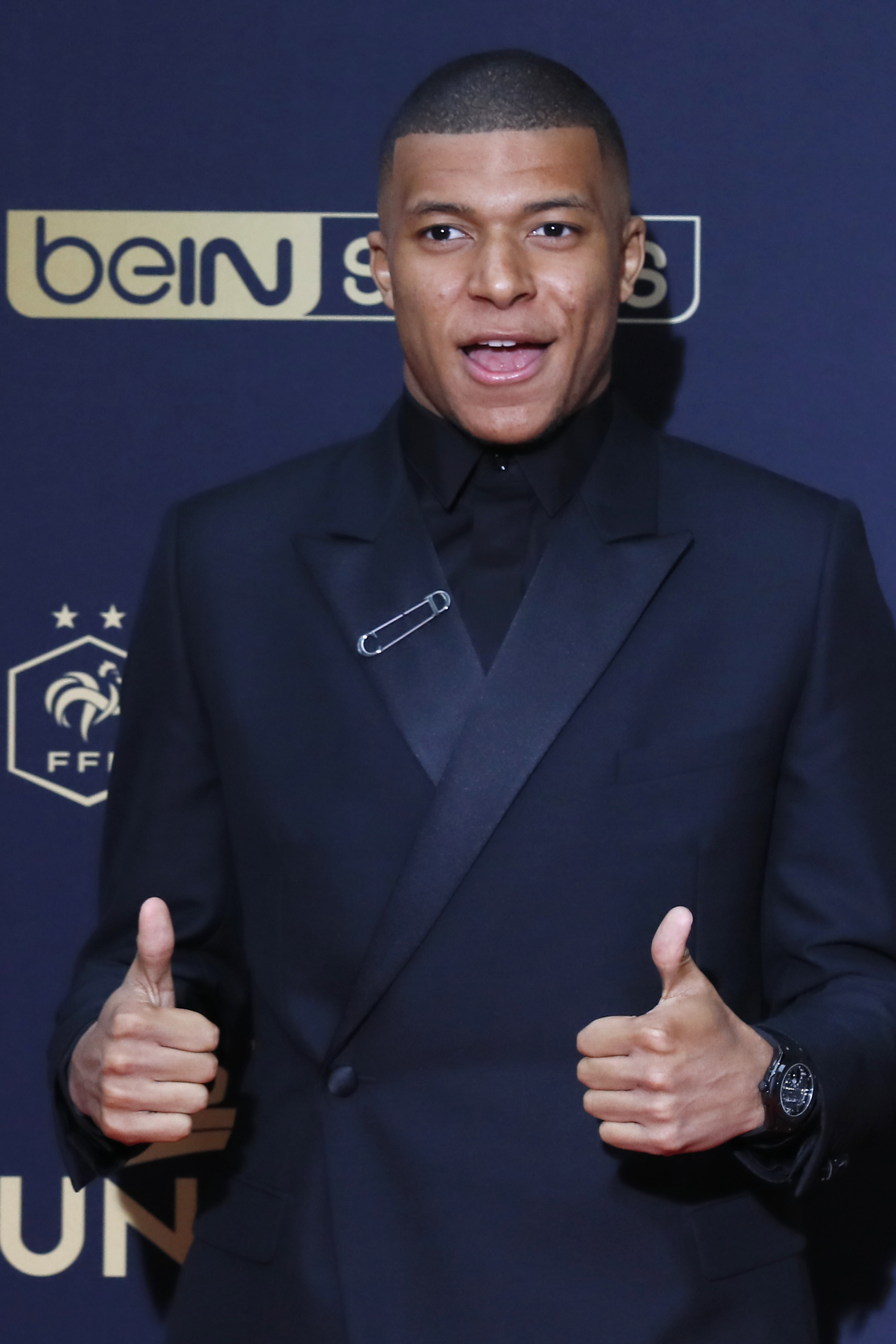 苗原：辽宁铁人18岁高中锋张家鸣获得伯恩利U21的试训邀请（苗原：辽宁铁人18岁高中锋张家鸣收伯恩利U21试训邀约）