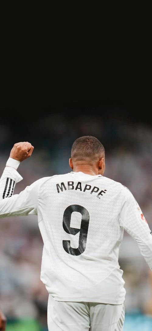 掘金胜出庆功宴戈贝尔缺席引热议（掘金赢球庆功宴，戈贝尔缺席成焦点）