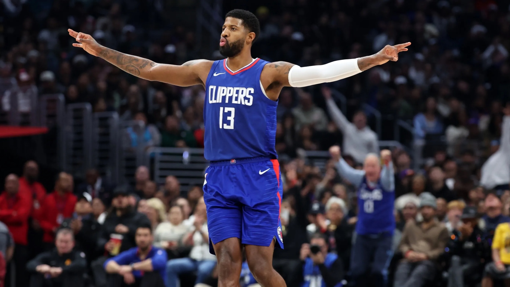 博洛尼亚vs克雷莫内塞：奥尔索利尼、胡安-米兰达首发，瓦尔迪、奥代罗出战（博洛尼亚对阵克雷莫内塞：奥尔索利尼、胡安-米兰达首发，瓦尔迪与奥代罗登场）